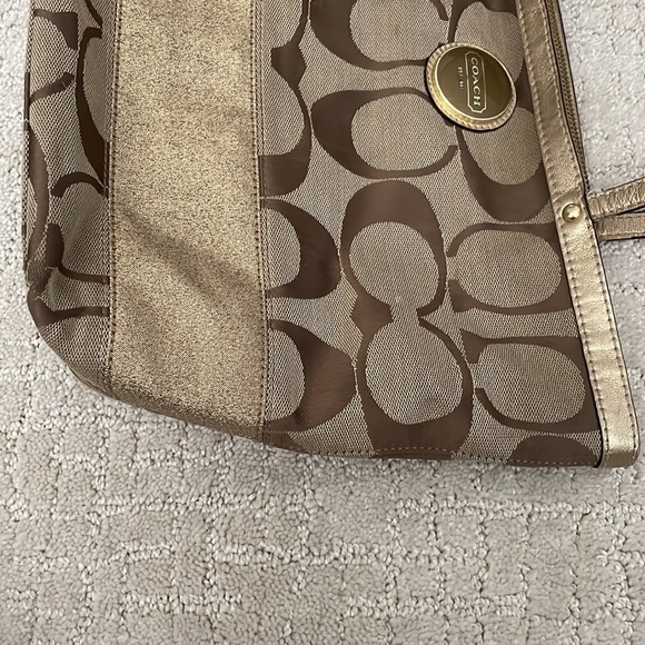 Coach Gold tote bag - Picture 2 of 14